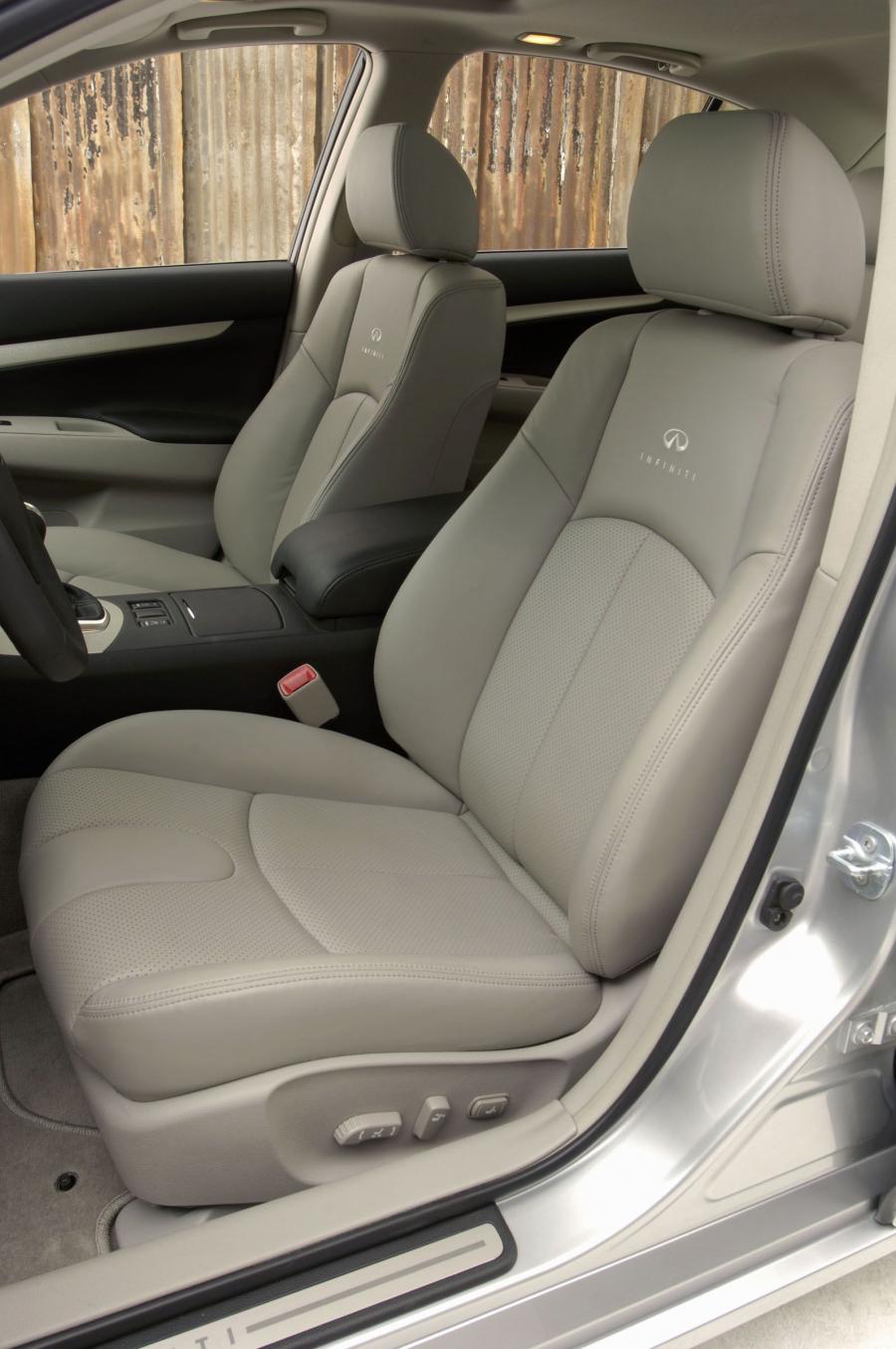 Infiniti G35 2007 года  (фото 11 из 21)